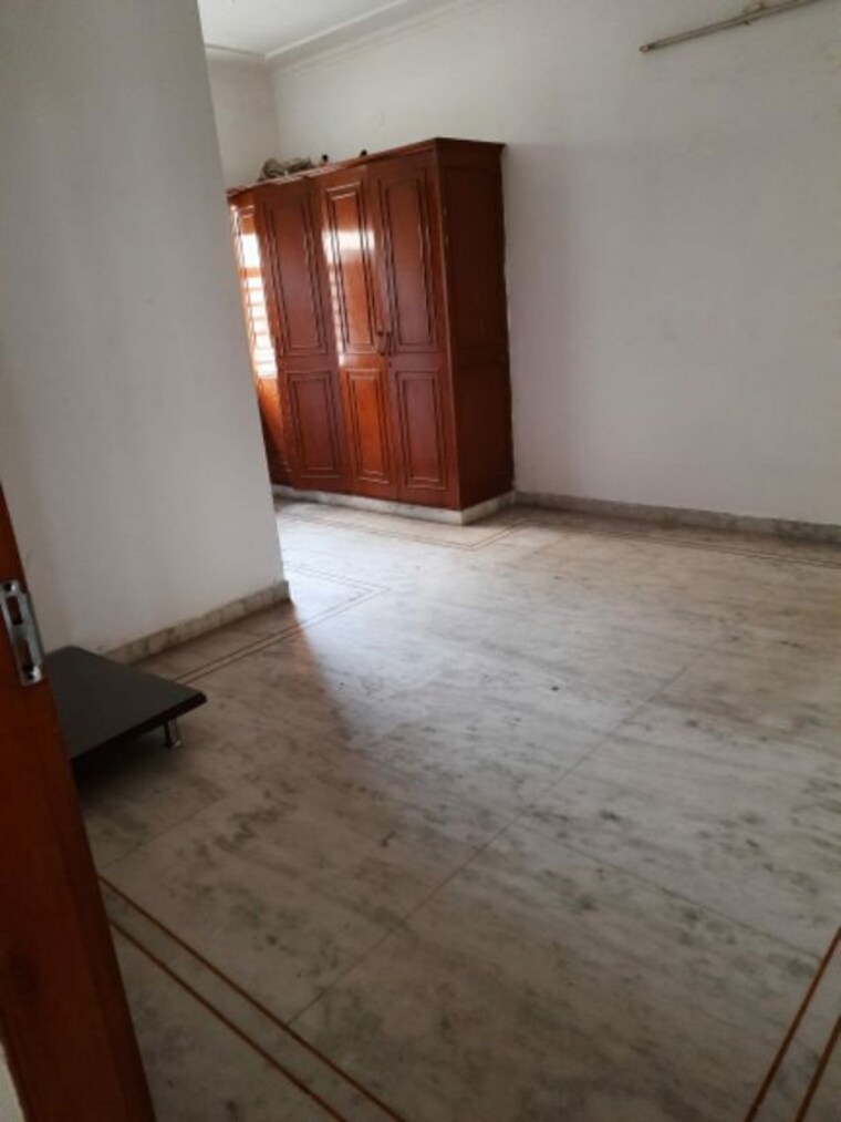 Room, halwasiya-jalvayu-vihar 3 Bedroom 204 Sq.Ft. Builder Floor In Sector 30 Gurgaon 9931694