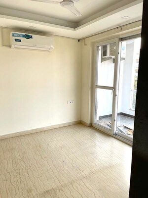 Room in 3 BHK Builder Floor at Sushant Lok 2, Sector 57 – for Rent