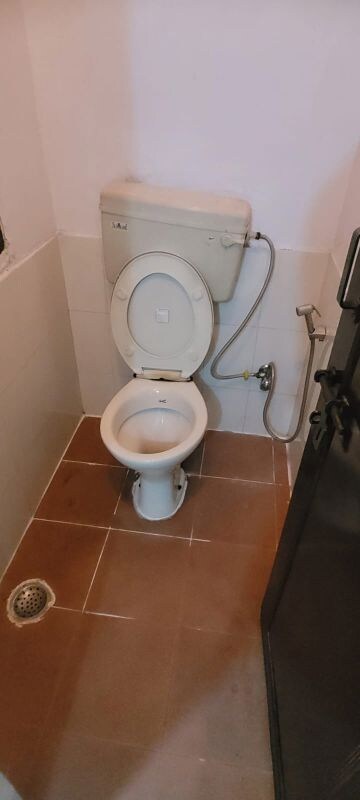 Bathroom in 2 BHK Builder Floor at Huda Market, Sector 31 – for Rent