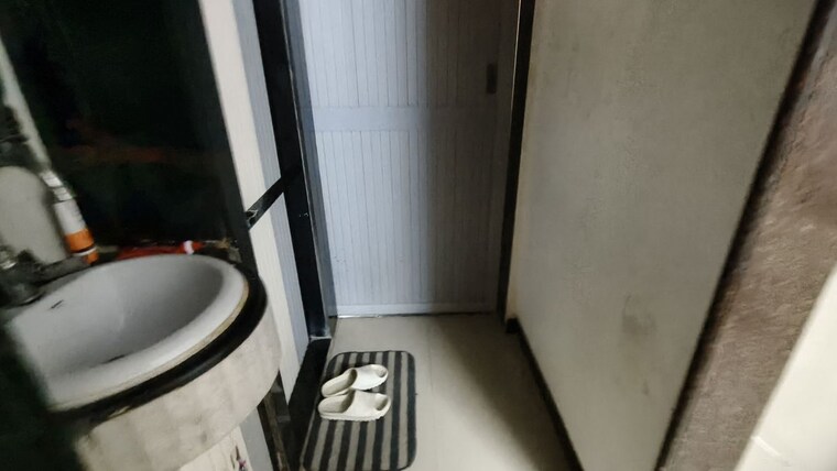 Bathroom, dudhsagar-apartment 1.5 Bedroom 750 Sq.Ft. Apartment In Goregaon East Mumbai 9931703