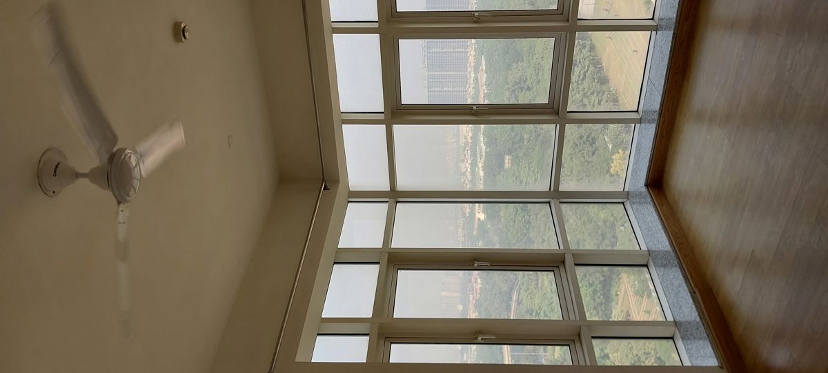 3 BHK + Servant Room Apartment For Sale in Jaypee Moon Court