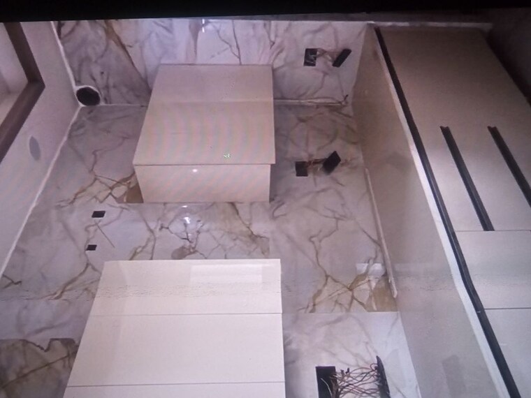 Bathroom, sector 14 4 Bedroom 500 Sq.Yd. Builder Floor In Sector 14 Faridabad 9931741