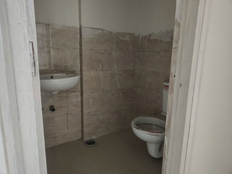 Bathroom, wave-city 2 Bedroom 840 Sq.Ft. Apartment In Wave City Ghaziabad 9770982