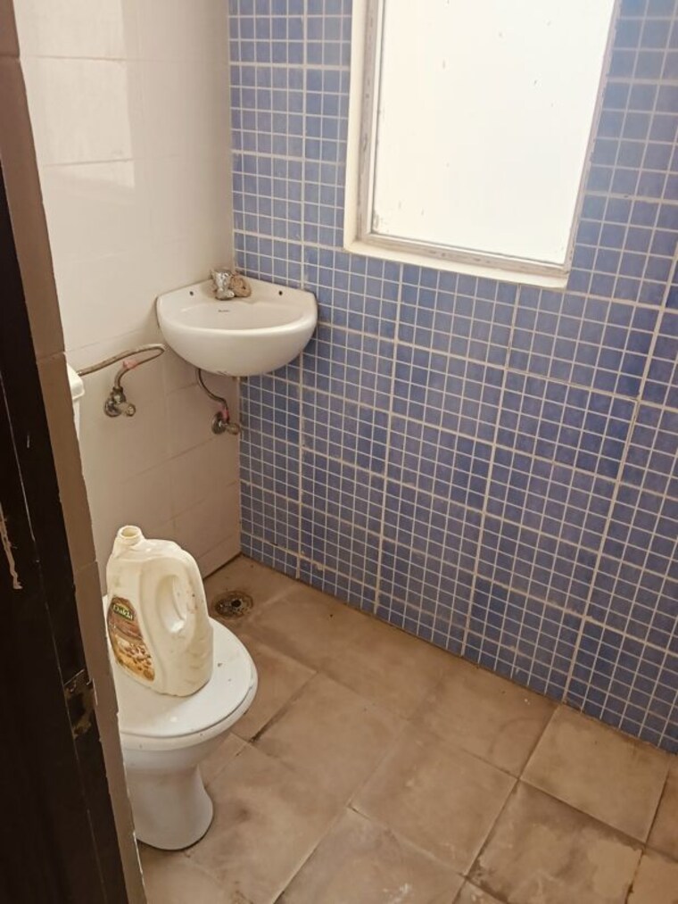 Bathroom, wave-floors-premium 2 Bedroom 2500 Sq.Ft. Builder Floor In Wave City Ghaziabad 9580776