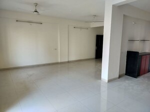 Room in 3 BHK Apartment at Mirchandani Palms, Rahatani – for Rent