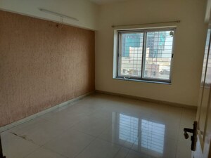 Room in 3 BHK Apartment at Mirchandani Palms, Rahatani – for Rent