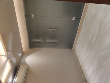 Furnished Amenities in 4 BHK Builder Floor at South Extension ii – for Sale