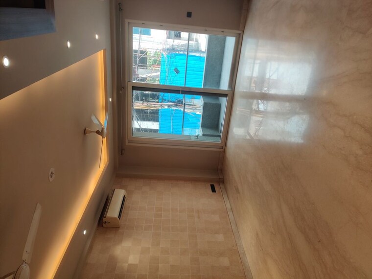 Room, south extension ii 4 Bedroom 400 Sq.Yd. Builder Floor In South Extension ii Delhi 9931746