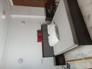 Furnished Amenities in 4 BHK Builder Floor at Safdarjung Enclave – for Sale