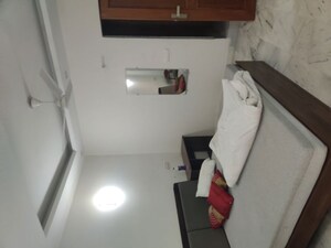 Furnished Amenities in 4 BHK Builder Floor at Safdarjung Enclave – for Sale