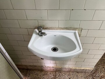 Bathroom in 1 BHK Apartment at Sher E Punjab, Andheri East – for Rent