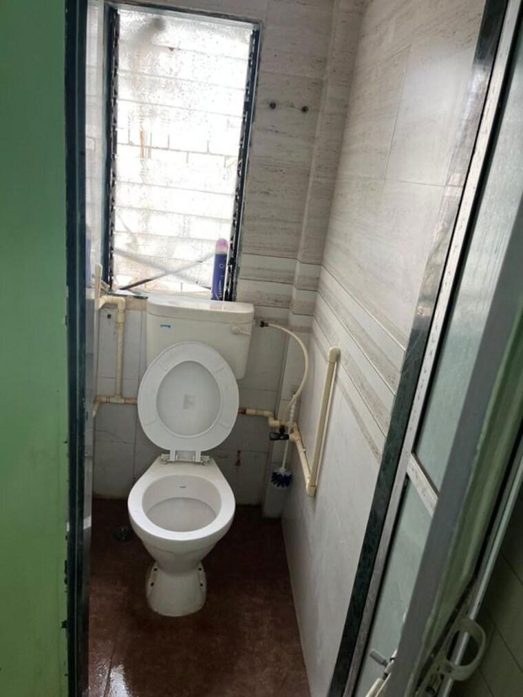 Bathroom, sher-e-punjab 1 Bedroom 525 Sq.Ft. Apartment In Andheri East Mumbai 9931764