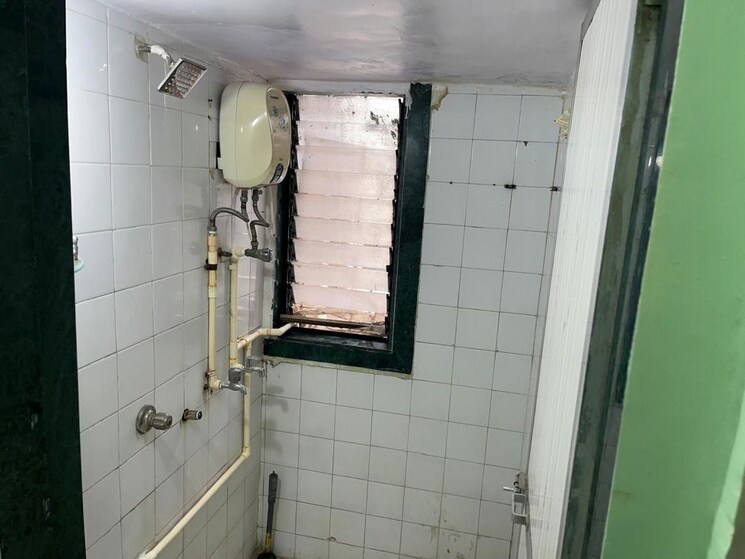 Bathroom, sher-e-punjab 1 Bedroom 525 Sq.Ft. Apartment In Andheri East Mumbai 9931764