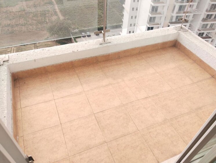 Balcony, shree-vardhman-victoria 2.5 Bedroom 1350 Sq.Ft. Apartment In Sector 70 Gurgaon 9931767