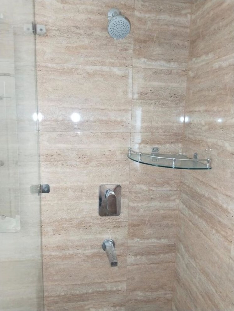 Bathroom, shree-vardhman-victoria 2.5 Bedroom 1350 Sq.Ft. Apartment In Sector 70 Gurgaon 9931767