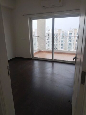 Room in 2.5 BHK Apartment at Shree Vardhman Victoria, Sector 70 – for Rent