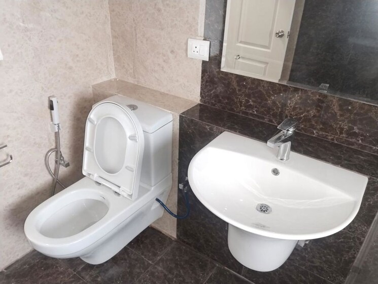 Bathroom, shree-vardhman-victoria 2.5 Bedroom 1350 Sq.Ft. Apartment In Sector 70 Gurgaon 9931767