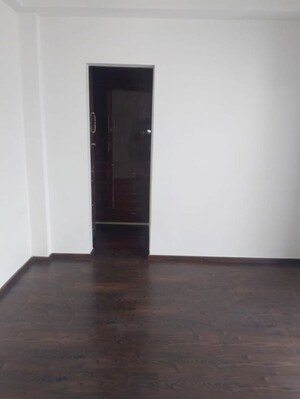 Room in 2.5 BHK Apartment at Shree Vardhman Victoria, Sector 70 – for Rent