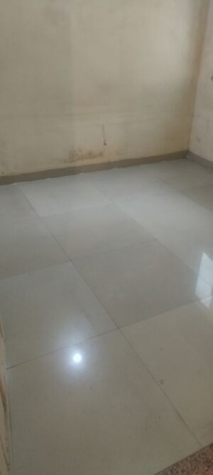 Room in 2 BHK Apartment at Kamlesh CHS, Kopri – for Rent