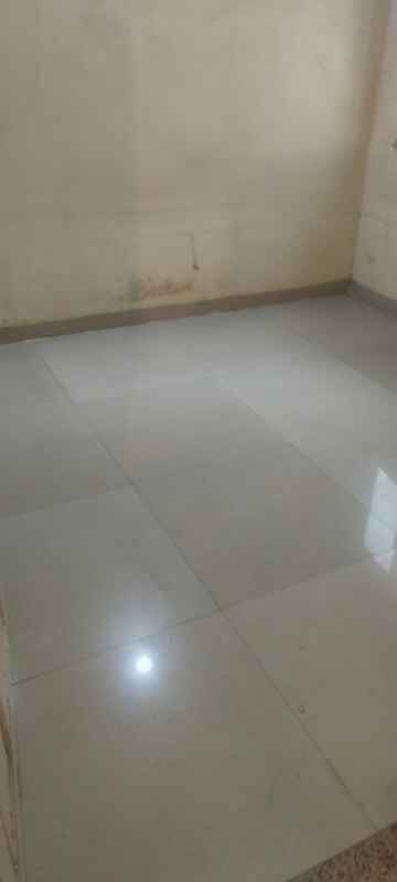 Room in 2 BHK Apartment at Kamlesh CHS, Kopri – for Rent