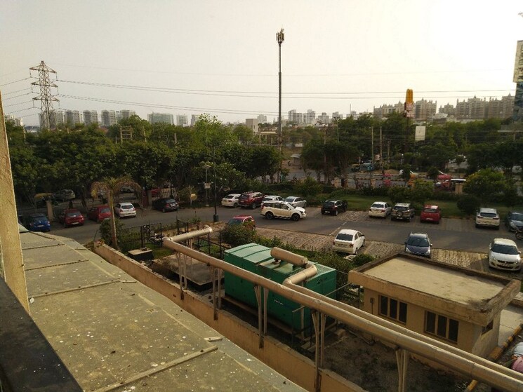 Exterior View, unitech-uniworld-gardens-2 3 Bedroom 1355 Sq.Ft. Apartment In Sector 47 Gurgaon 9923966