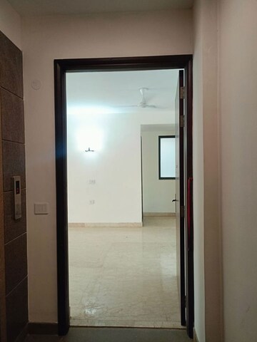Room in 3 BHK Apartment at Unitech Uniworld Gardens 2, Sector 47 – for Rent