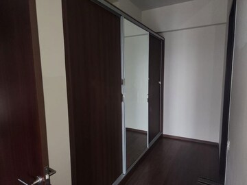 Room in 3.5 BHK Apartment at Century Ethos, Hebbal – for Rent