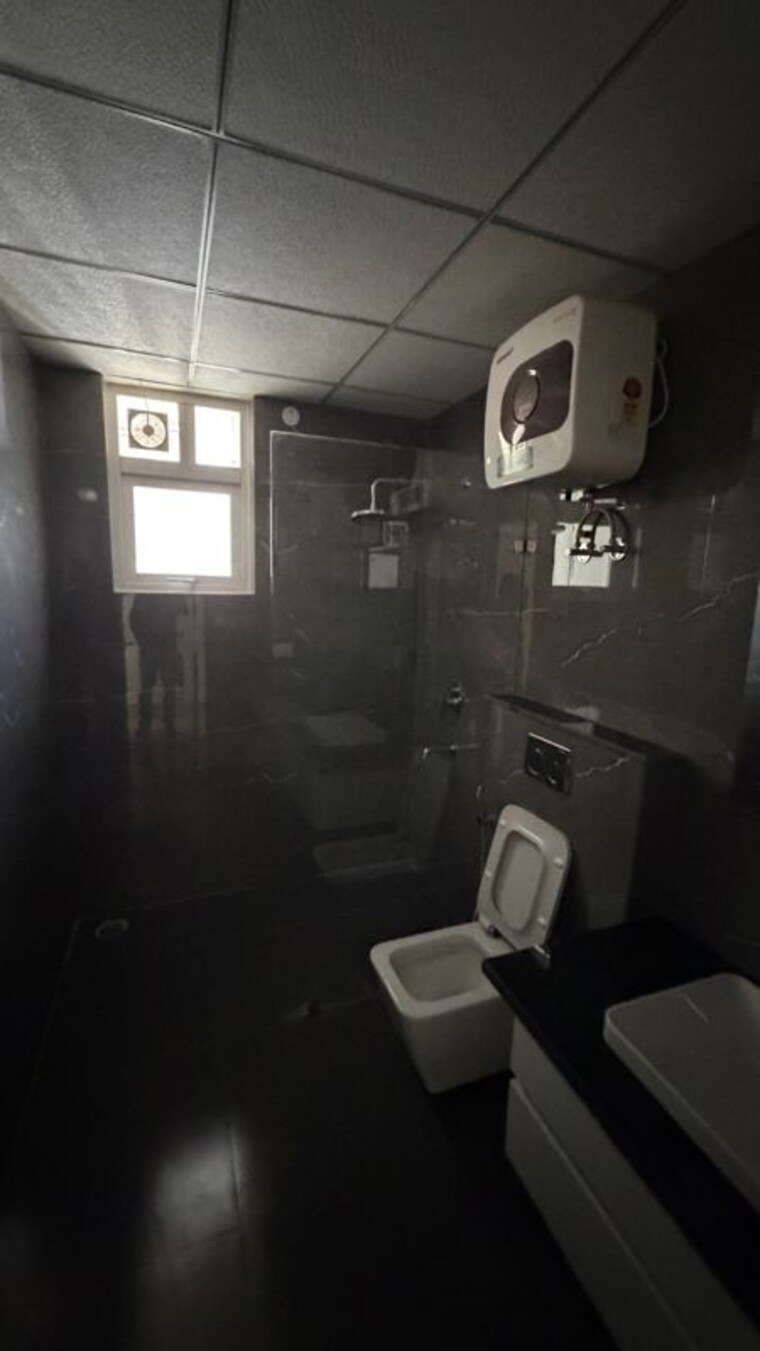  Parking, maya-green-lotus-utsav 3.5 Bedroom 2525 Sq.Ft. Apartment In International Airport Road Zirakpur 9931873