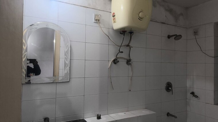 Bathroom, bptp-park-grandeura 2 Bedroom 1342 Sq.Ft. Apartment In Sector 82 Faridabad 9931882