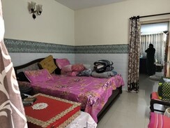 3 BHK + Servant Room Apartment For Sale in Paras Dews