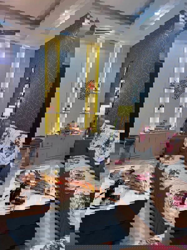 3 BHK 2700 Sq.Ft. Builder Floor in Sushant Lok 2