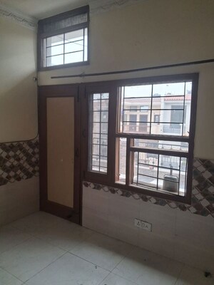 Room in 1 BHK Independent House at Sector 16 – for Rent
