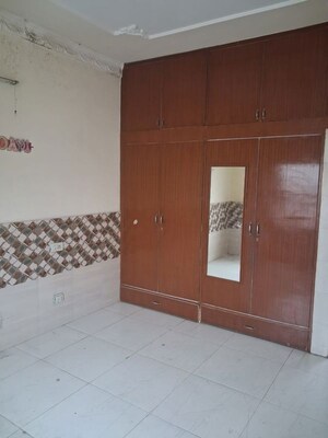 Room in 1 BHK Independent House at Sector 16 – for Rent
