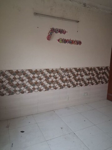 Room in 1 BHK Independent House at Sector 16 – for Rent