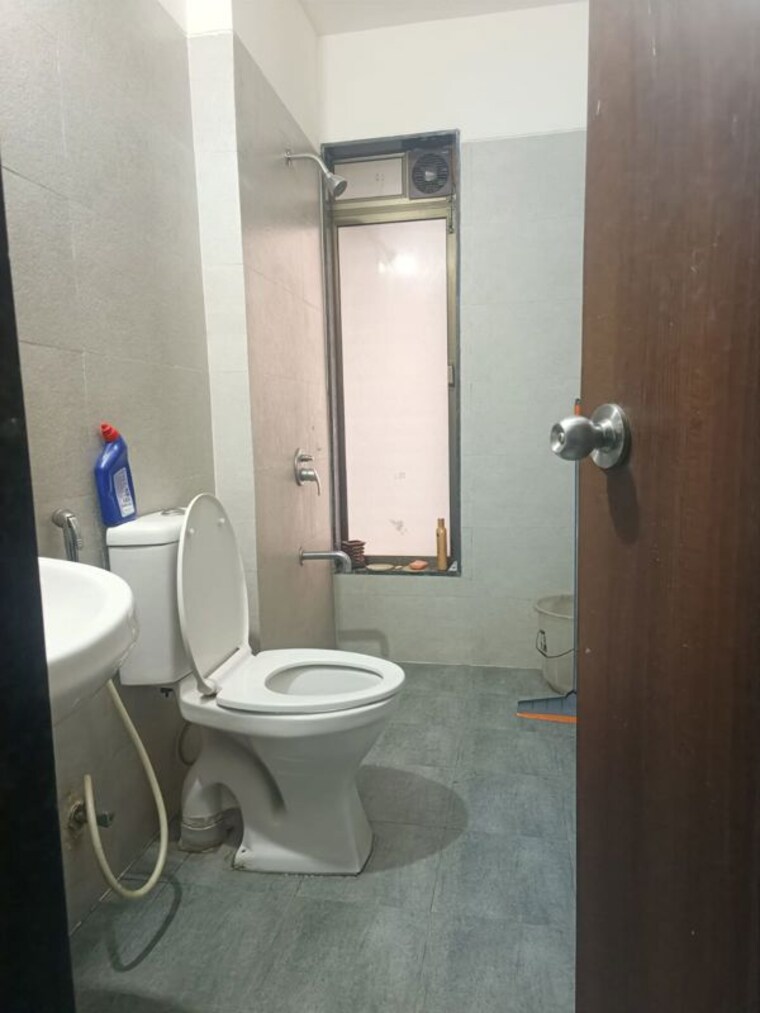 Bathroom, acme-ozone 2 Bedroom 704 Sq.Ft. Apartment In Manpada Thane 9925606