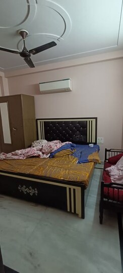 1 BHK Builder Floor For Rent in Rohini Sector 8