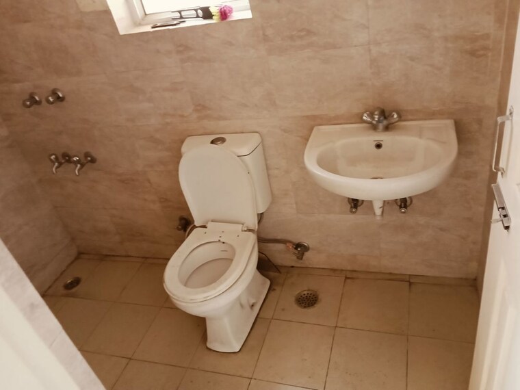 Bathroom, wave-dream-homes 2 Bedroom 808 Sq.Ft. Apartment In Wave City Ghaziabad 9931927