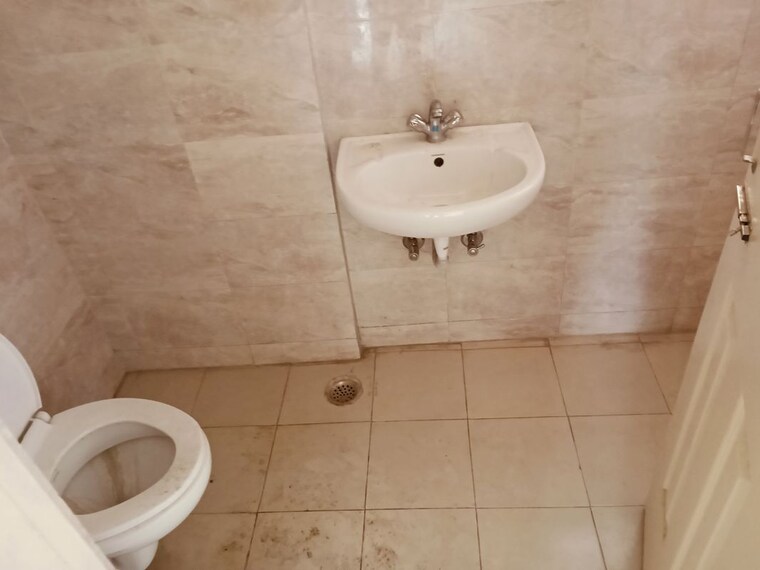 Bathroom, wave-dream-homes 2 Bedroom 808 Sq.Ft. Apartment In Wave City Ghaziabad 9931927