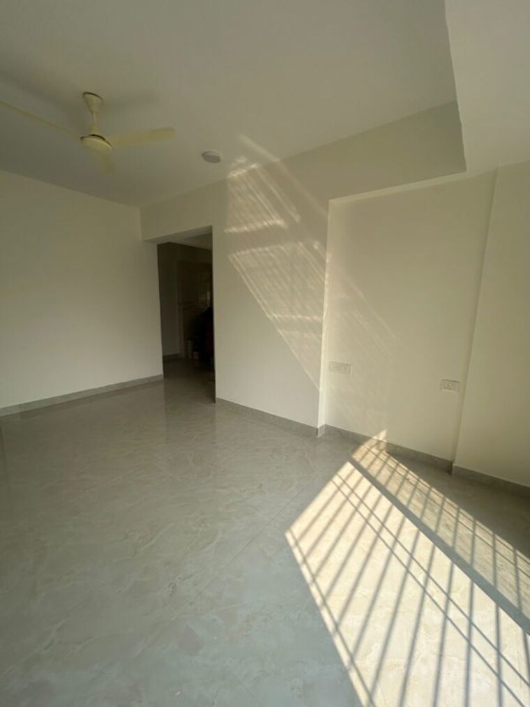 Room, tembhi naka 1 Bedroom 400 Sq.Ft. Apartment In Tembhi Naka Thane 9924592