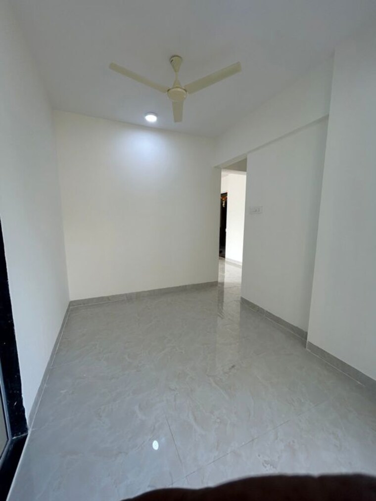 Room, tembhi naka 1 Bedroom 400 Sq.Ft. Apartment In Tembhi Naka Thane 9924592