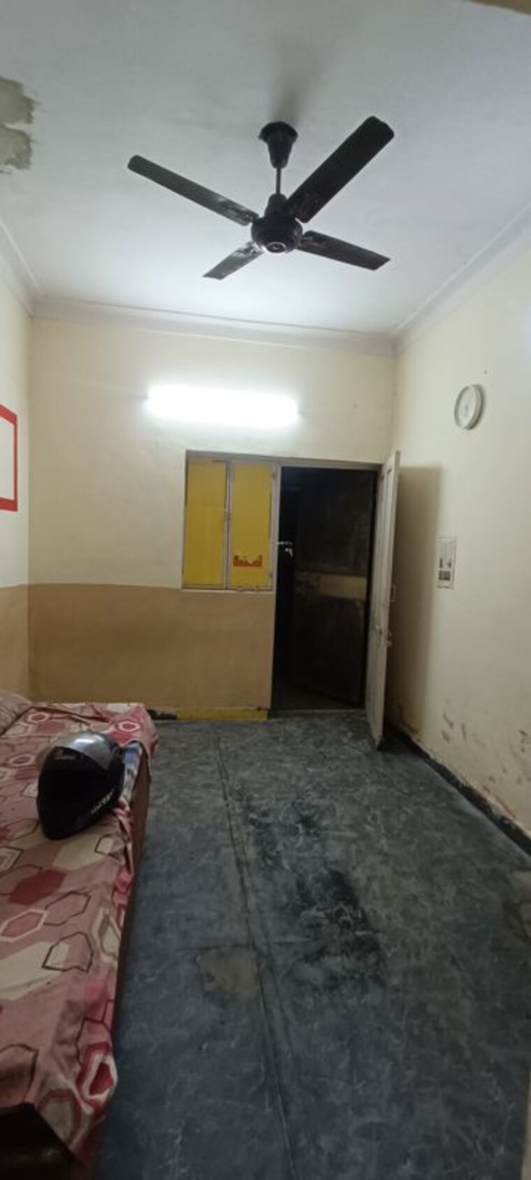 Bedroom, rohini sector 3 1 Bedroom 350 Sq.Ft. Builder Floor In Rohini Sector 3 Delhi 9931941