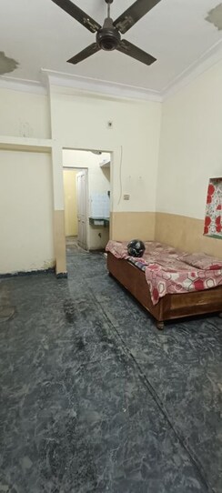 1 BHK Builder Floor For Rent in Rohini Sector 3