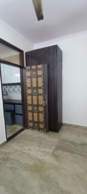 Room in 1 BHK Builder Floor at Rohini Sector 8 – for Rent