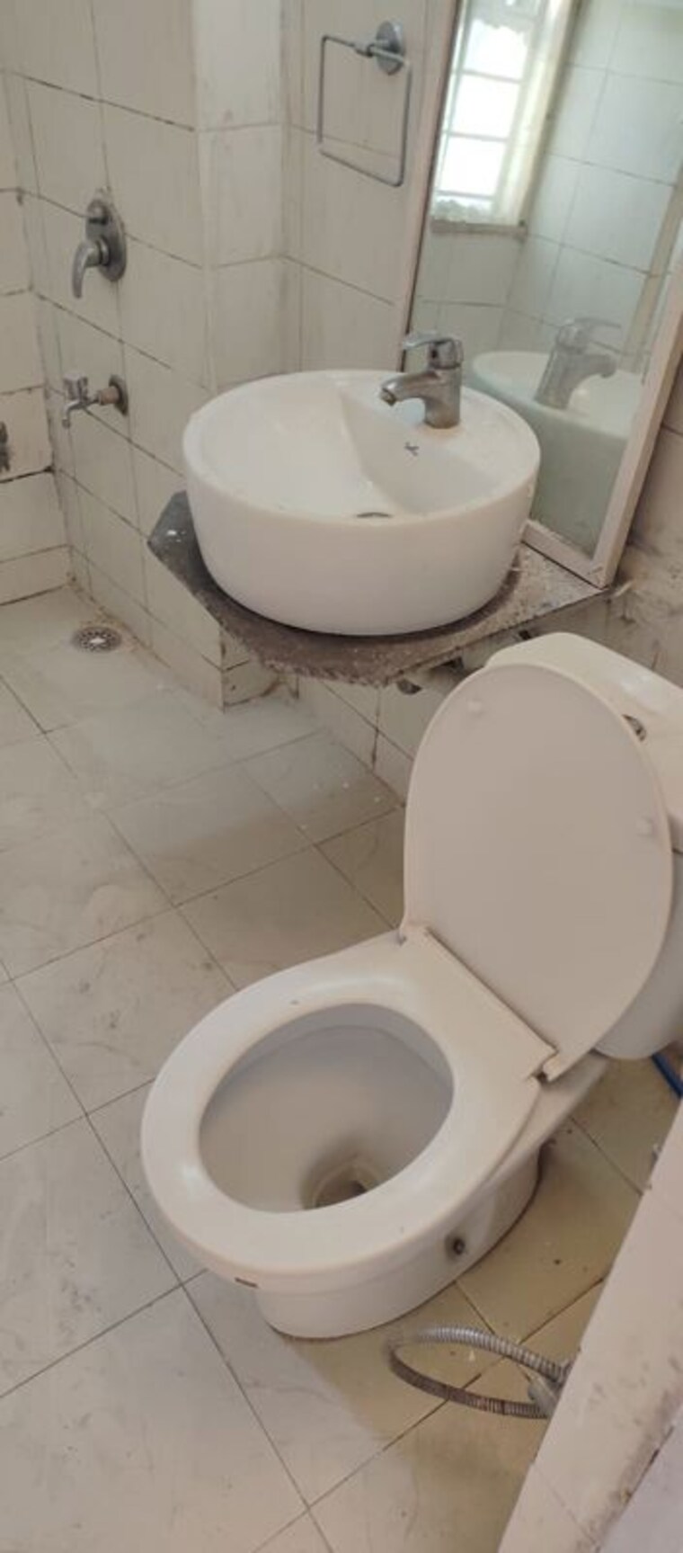 Bathroom, vasant kunj 3 Bedroom 1700 Sq.Ft. Apartment In Vasant Kunj Delhi 9931950