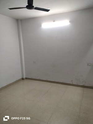 Room in  Office Space at Gomti Nagar – for Rent