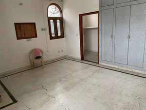 Room in 2.5 BHK Independent House at Sector 30 – for Sale
