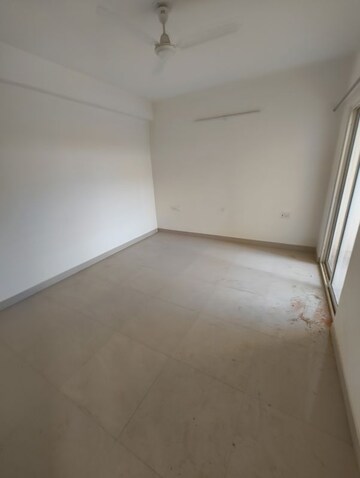 Room in 2.5 BHK Apartment at Unique Sapphire, Mohanpura – for Rent