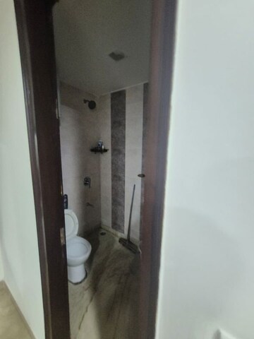 Furnished Amenities in 3 BHK Builder Floor at Green Park Extension – for Rent