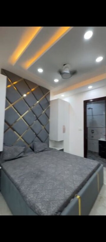 Room in 4 BHK Builder Floor at Nawada – for Sale