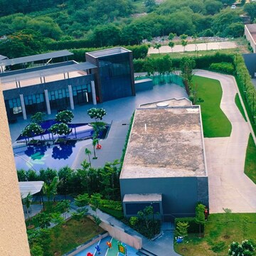 Swimming Pool in 3 BHK Apartment at Tulip Yellow, Sector 69 – for Rent